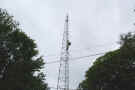 F5MIW monte au pylne , emportant l'antenne de secours
